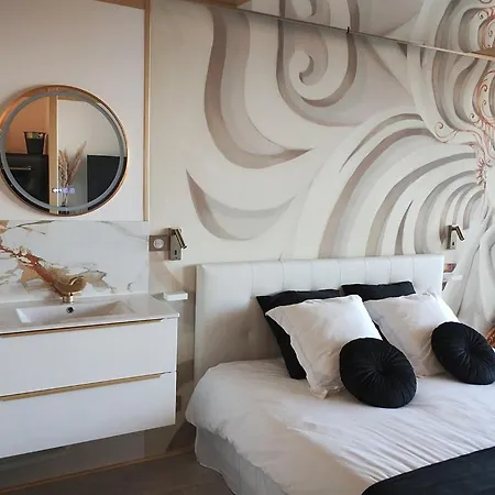 Meduse - Heliopolis C 29 - Luxe - 2 Personnes *